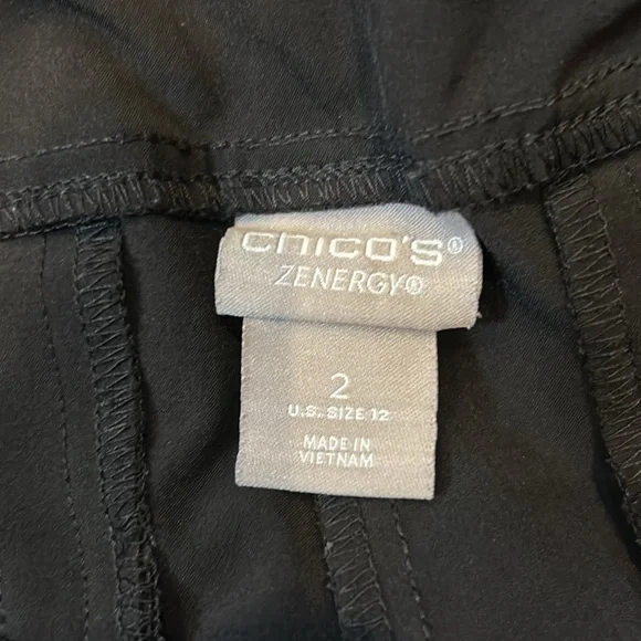 Chico’s Zenergy Pull On Elastic Waist Shorts 2 (12) - Picture 6 of 7